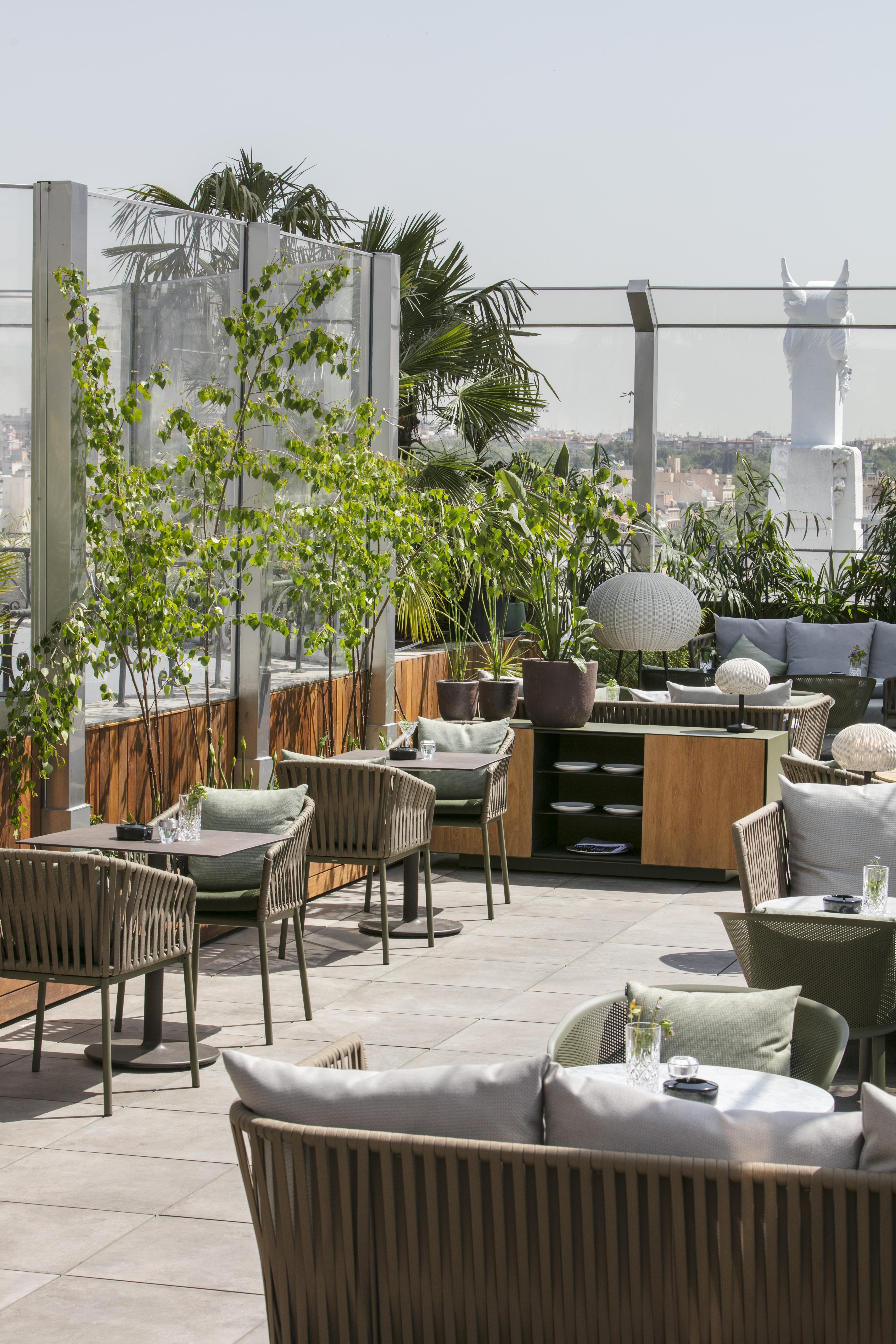 Me Madrid Reina Victoria By Melia Hotel Екстериор снимка