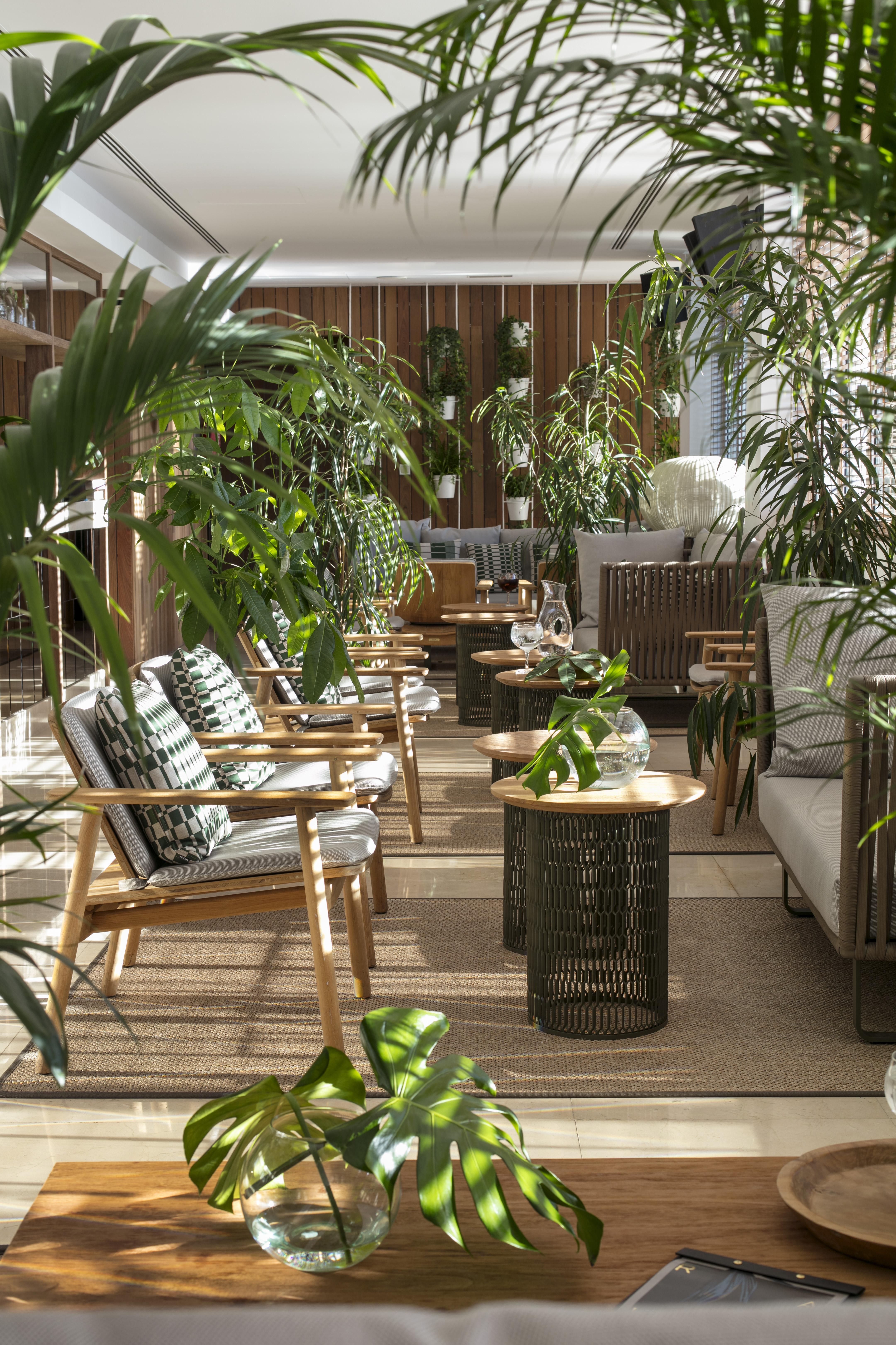 Me Madrid Reina Victoria By Melia Hotel Екстериор снимка