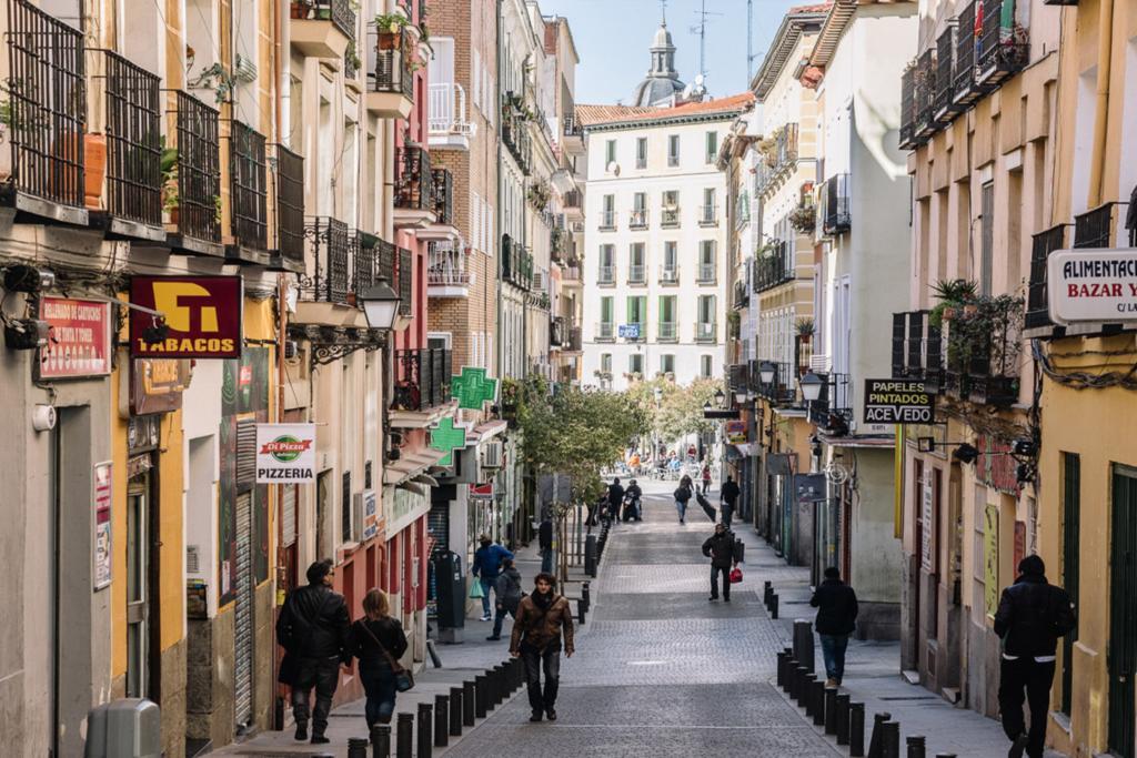 Me Madrid Reina Victoria By Melia Hotel Екстериор снимка